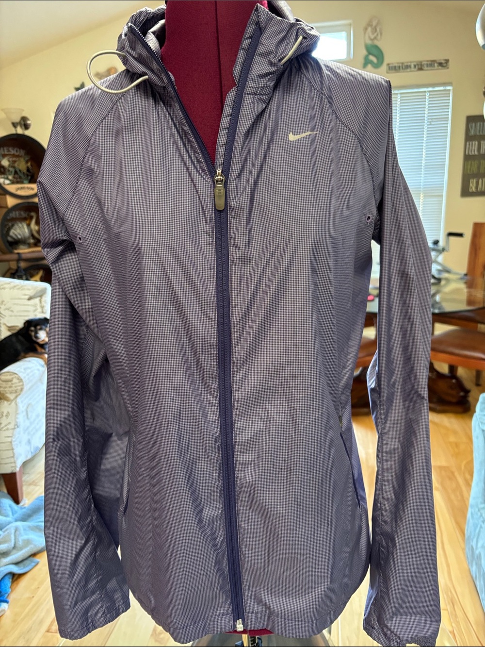 Nike Women’s Purple Hooded Light Shell Jacket